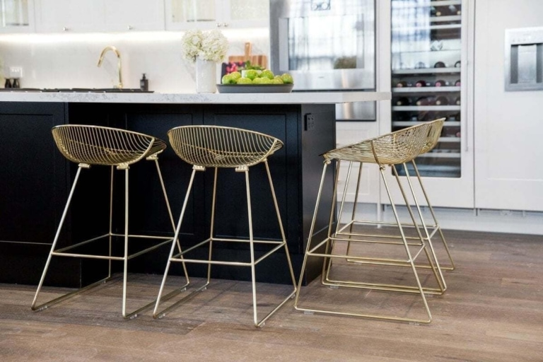 the-block-2016-julia-and-sasha-kitchen-with-gold-stools-and-marble-benchtop