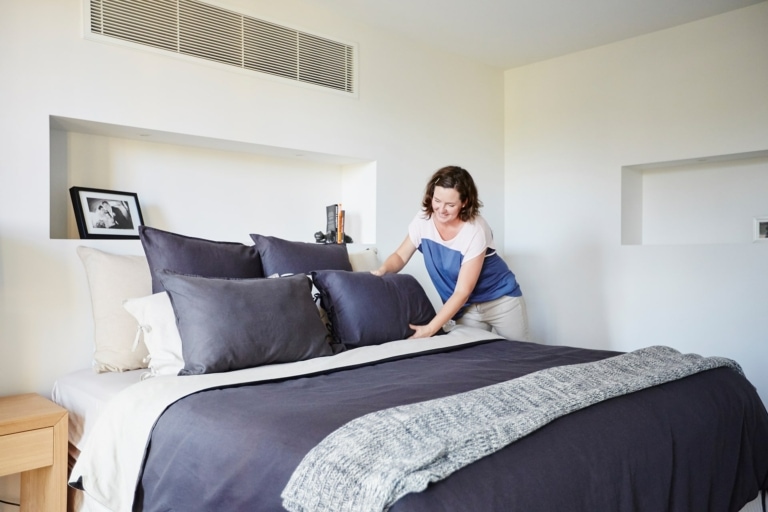 How to Style a Bedroom for Sale in 6 Steps