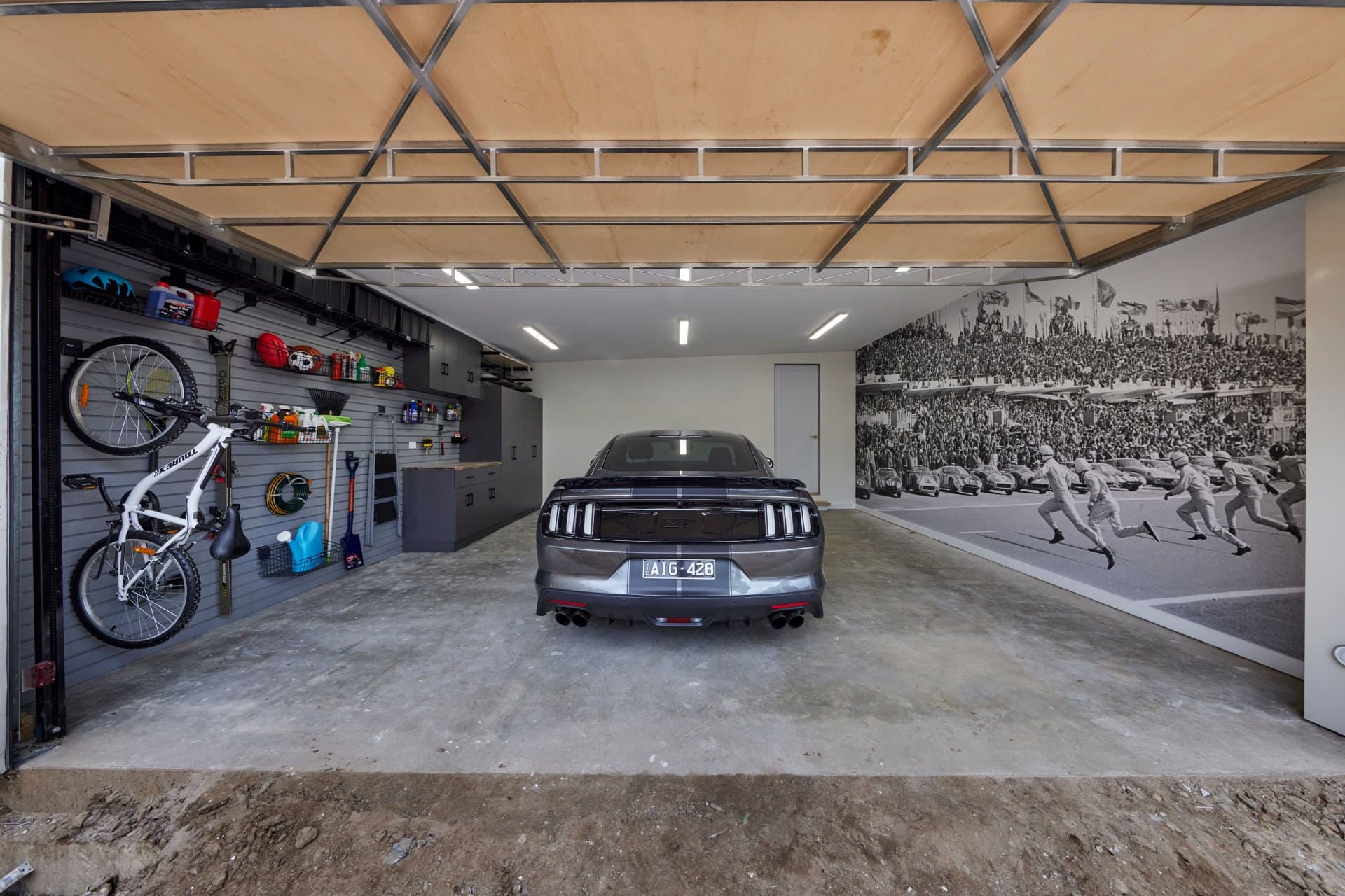 the block 2021 ronnie and georgia garage wall racing wallpaper mural