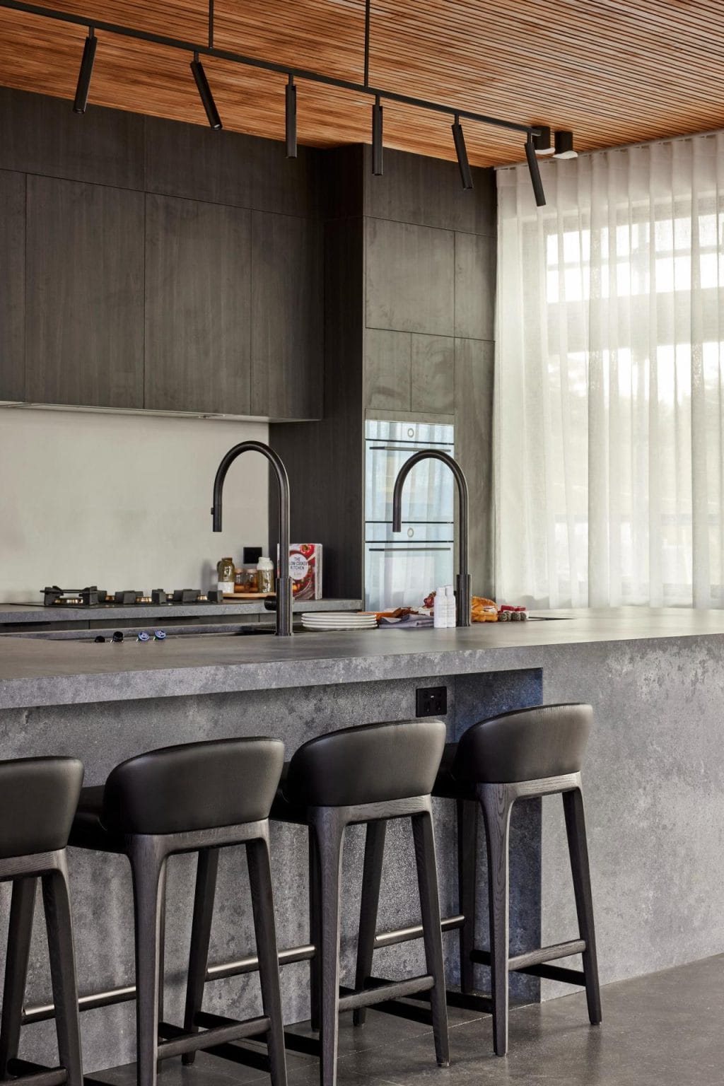 How Much Space Per Seat at a Kitchen Island, Answered!