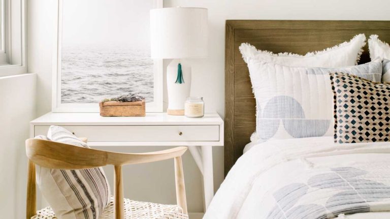 30 Best Ideas for Decorating a Rental Bedroom