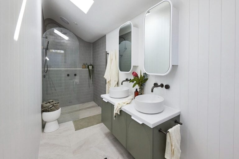 the block 2023 studio bathrooms kyle and leslie