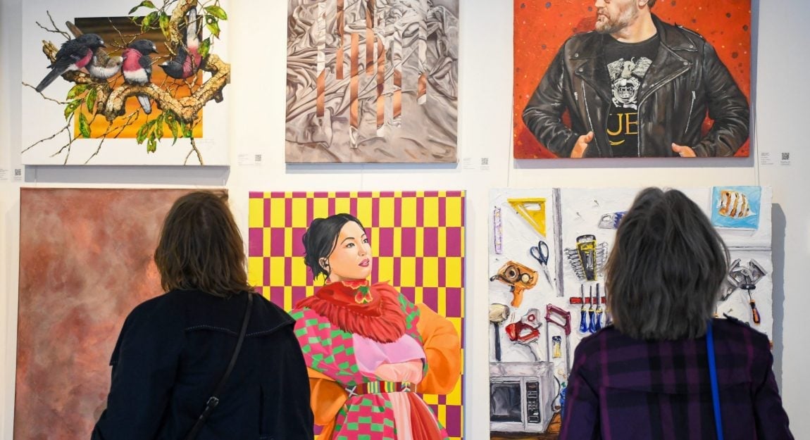 bluethumb online art gallery commissioning artworks