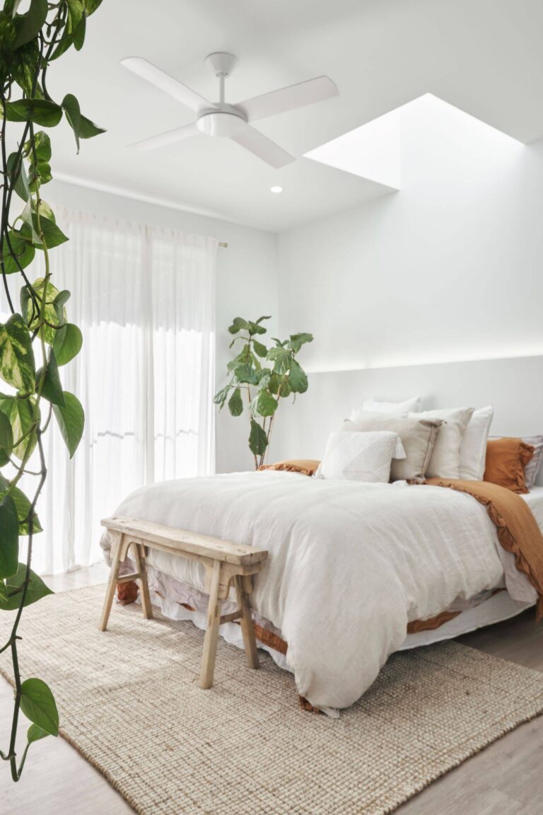41 Stunning White Bedroom Ideas with Plants for All Budgets