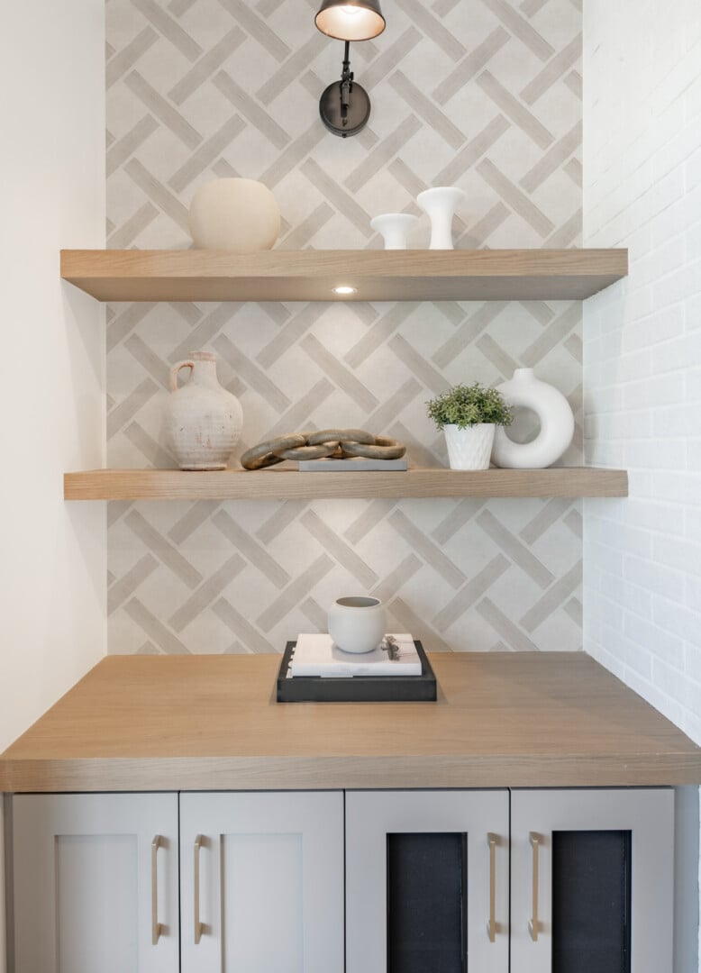 Ultimate Wallpaper Guide: 25 Ideas, Expert Advice and Where to Shop 15 criss cross lattice in grey beige wallpaper for kitchen shelf wall