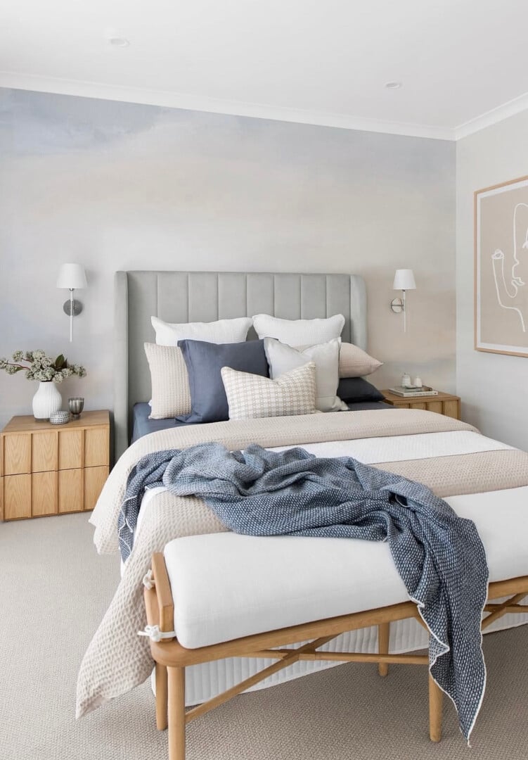 Ultimate Wallpaper Guide: 25 Ideas, Expert Advice and Where to Shop 2 soft blue and white mist wallpaper design in calm blue and grey bedroom